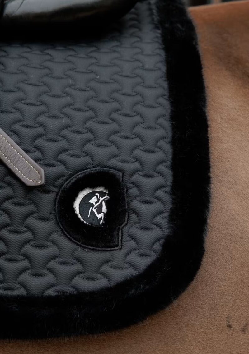 Вальтрап Fake Fur Plaited Quilt від Kentucky